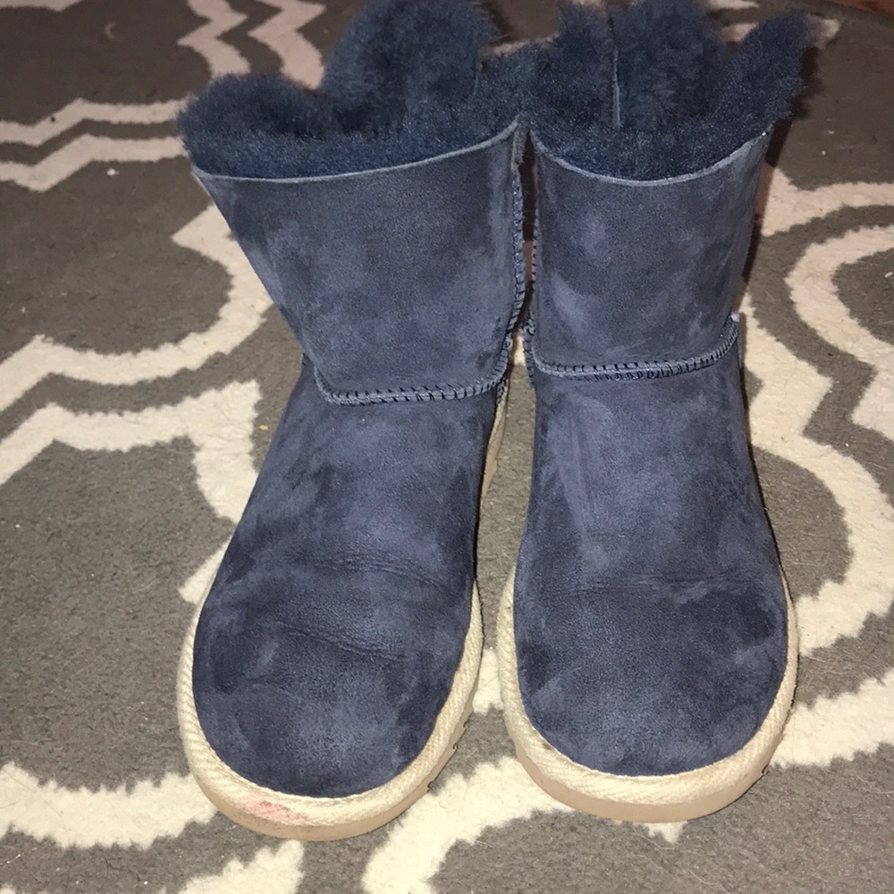 navy blue ugg’s